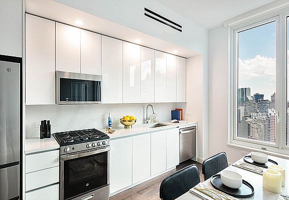 4th image of 232 E 54th St #35A