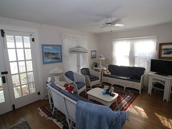 5th image of 6007 Lake Shore Dr