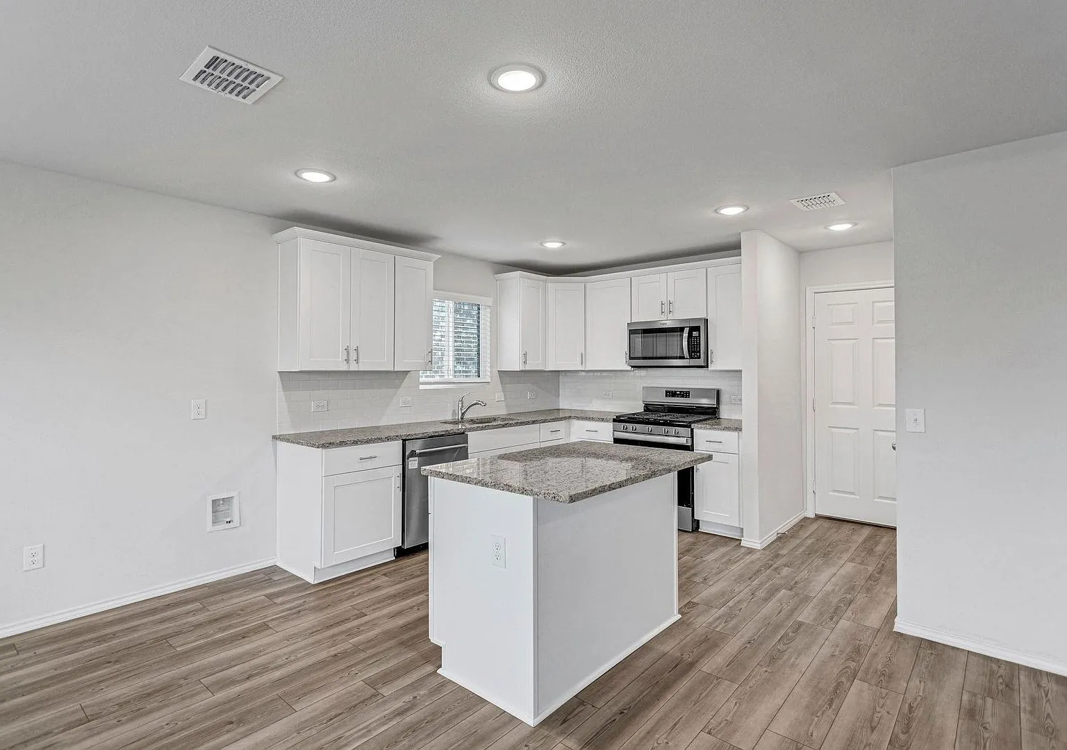 3 Bedroom Home in Trails of Elizabeth Creek — Photo 4