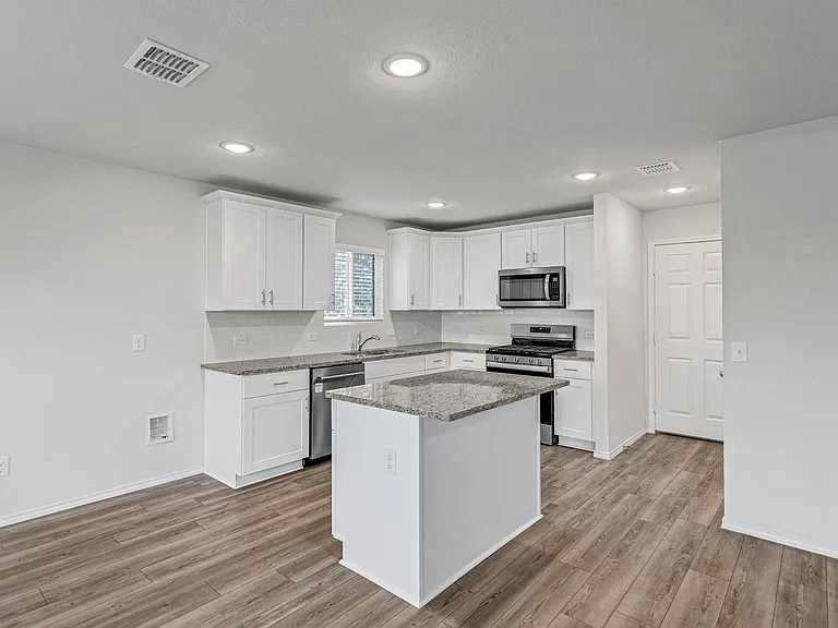 16009 Wanderer Ln — Photo 4