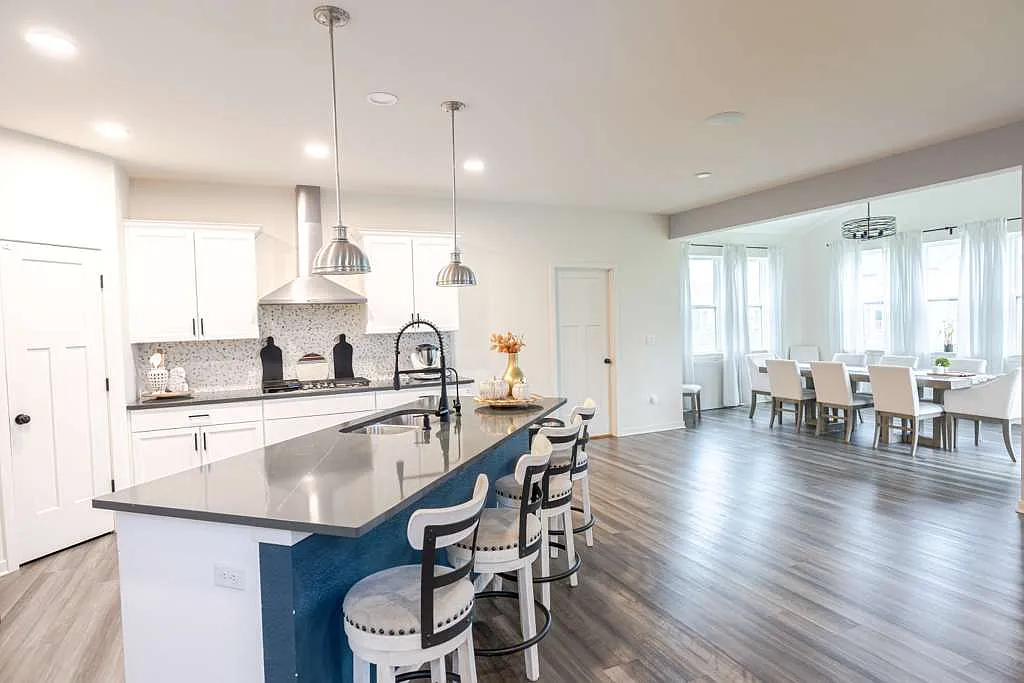 4 bed, 2.5 bath, $3,900 — Photo 4