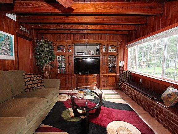 3rd image of 495 Arricola Ave