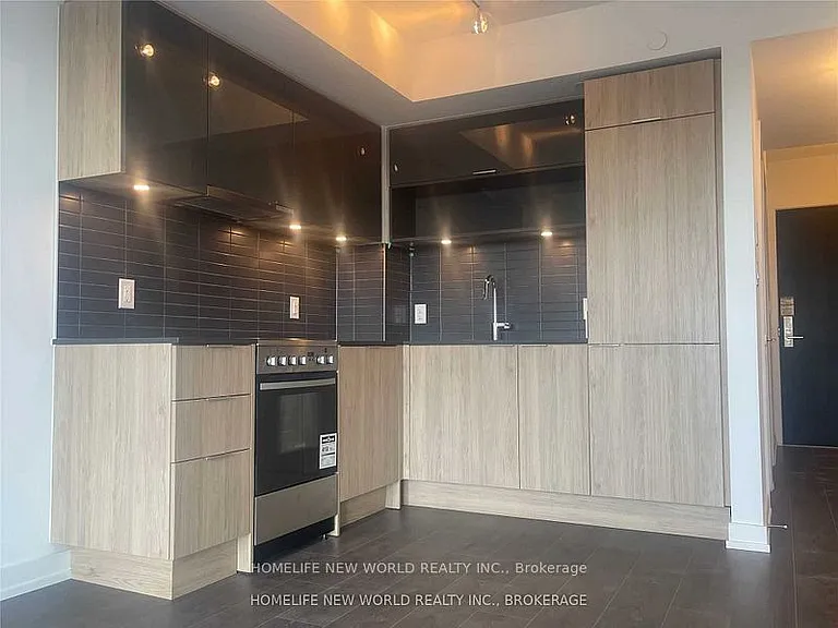 159 Wellesley St E #905 — Photo 14