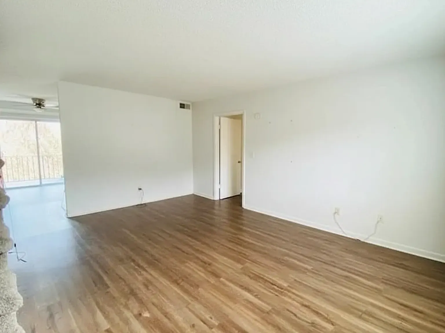 2 bed, 1.5 bath, 1024 sqft, $1,600 — Photo 3