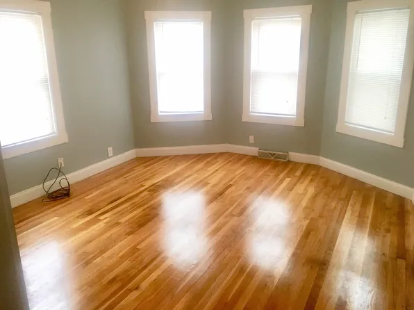 92 Rosedale St Floor 1, Providence, RI 02909