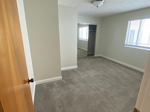 5th image of 3344 Fillmore St APT 103