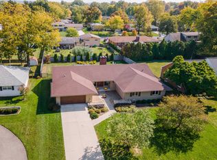 3114 Carisbrook Rd, Columbus, OH 43221