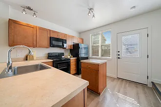 Country Lane Townhomes — Photo 27