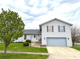 2004 Trails Dr, Urbana, IL 61802