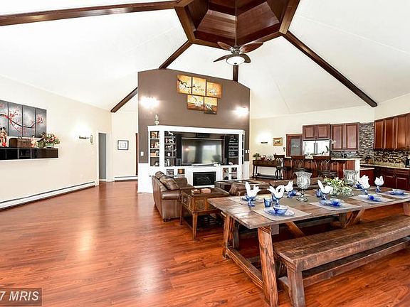 5th image of 12053 Wright Ln
