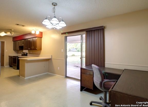 5th image of 728 High Meadow Dr