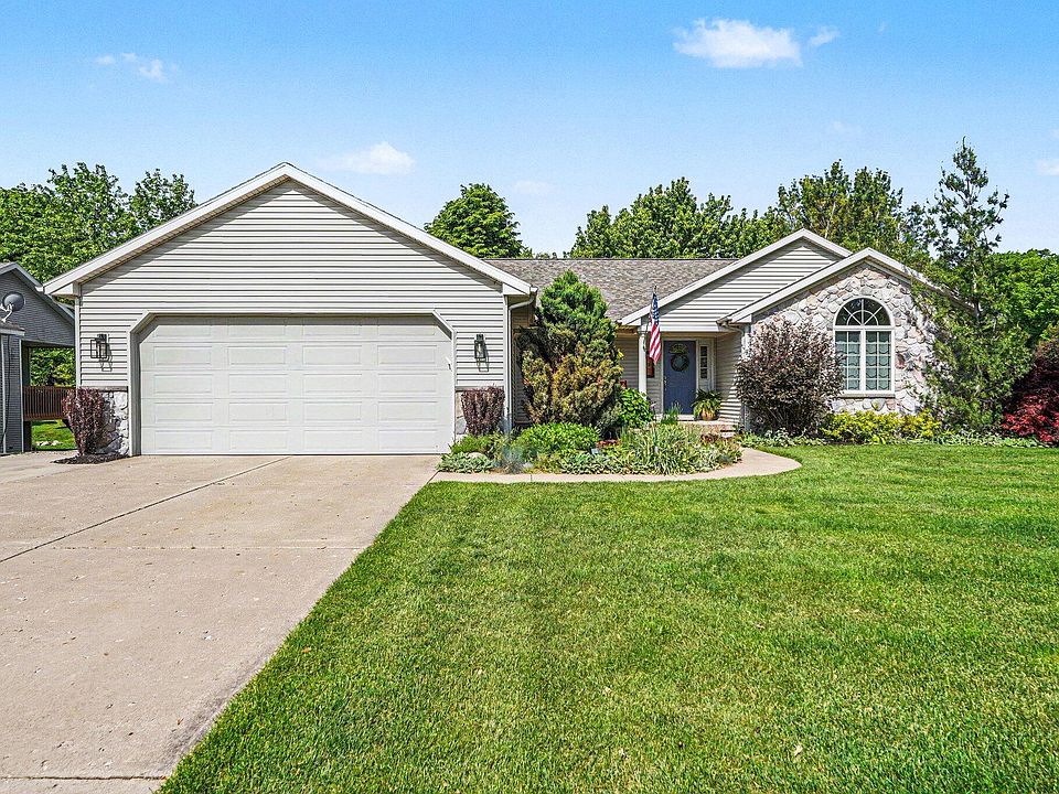 1st image of 7161 Pine Oak Ln