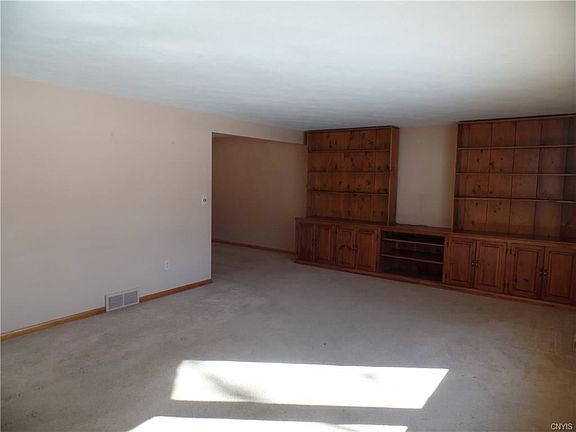 5th image of 204 Patricia Dr