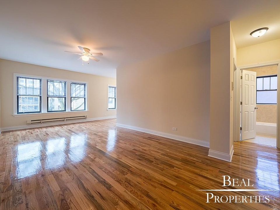 1st image of 622 W Cornelia Ave APT 2S