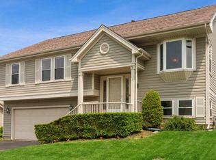 1266 Lexington Ln, Lake Zurich, IL