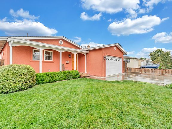 4th image of 838 Santa Paula Ave
