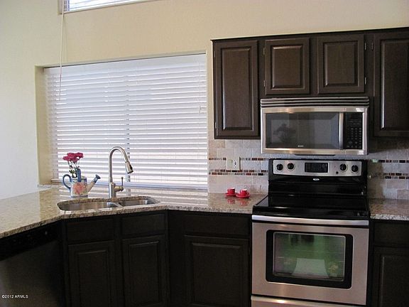 3rd image of 1405 W Thunderhill Dr