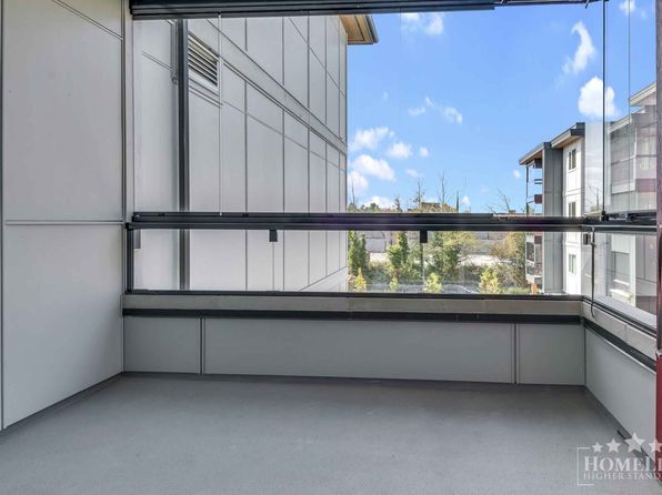 2 bedroom rental in Surrey — photo 19
