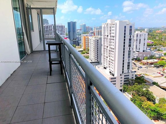 4th image of 690 SW 1st Ct APT 2328