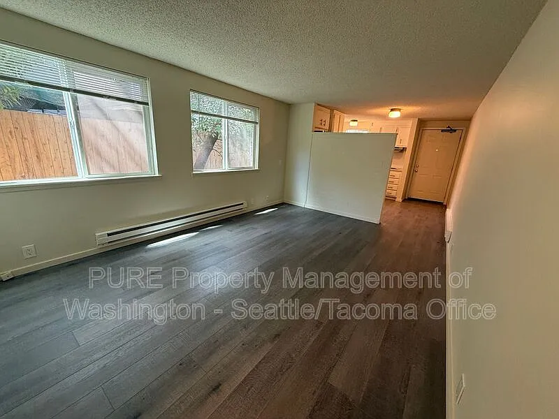 Building Photo - 907 SW Holden St #2