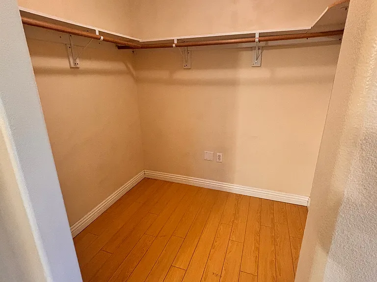 221 N Avenue 52 #9 — Photo 3