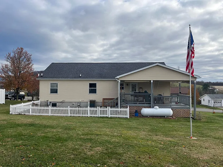 7 Rose Mary Dr — Photo 2