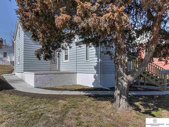 2nd image of 4624 S 32nd St