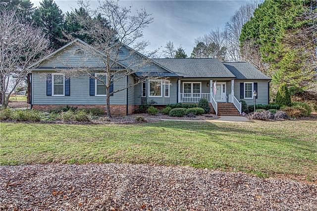 1st image of 2869 Wimbledon Dr