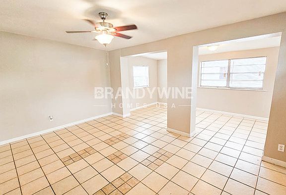 3rd image of 1311 Warrington Way