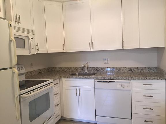 3rd image of 116 Oxford Ct #200