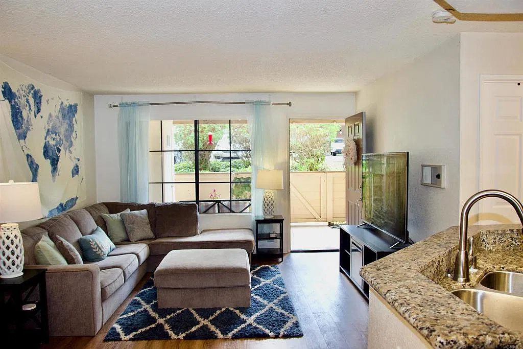 1 bed, 638 sqft, $2,695 — Photo 3