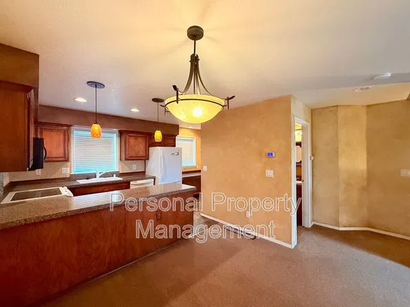 2766 E McLoughlin Blvd, Vancouver, WA 98661