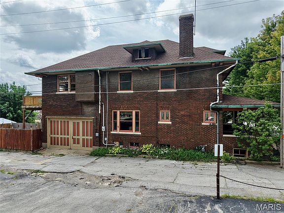 2nd image of 615 Center St