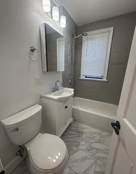 435 Walnut Ave #4 — Photo 2
