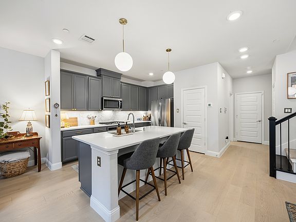 2nd image of 7833 Bayside Dr