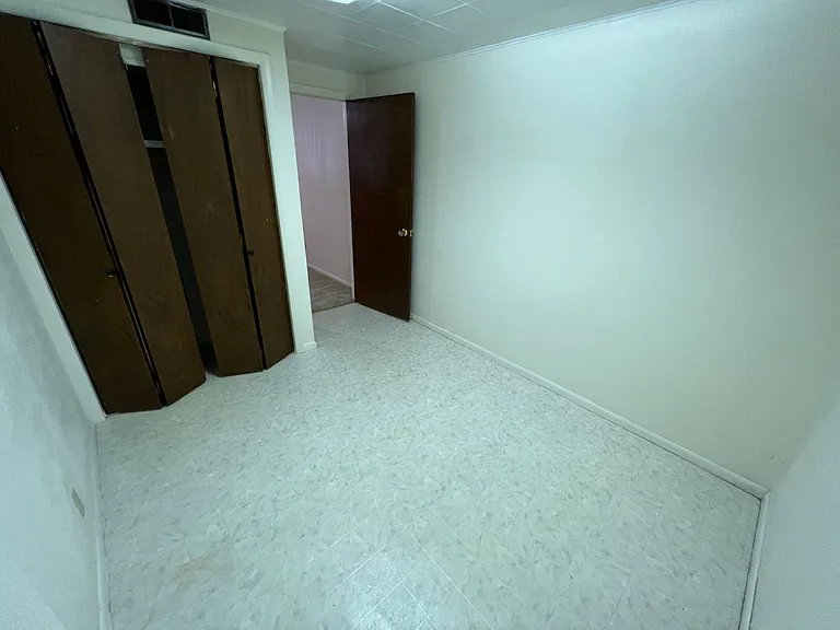 221-223 E Sunset Dr. — Photo 28