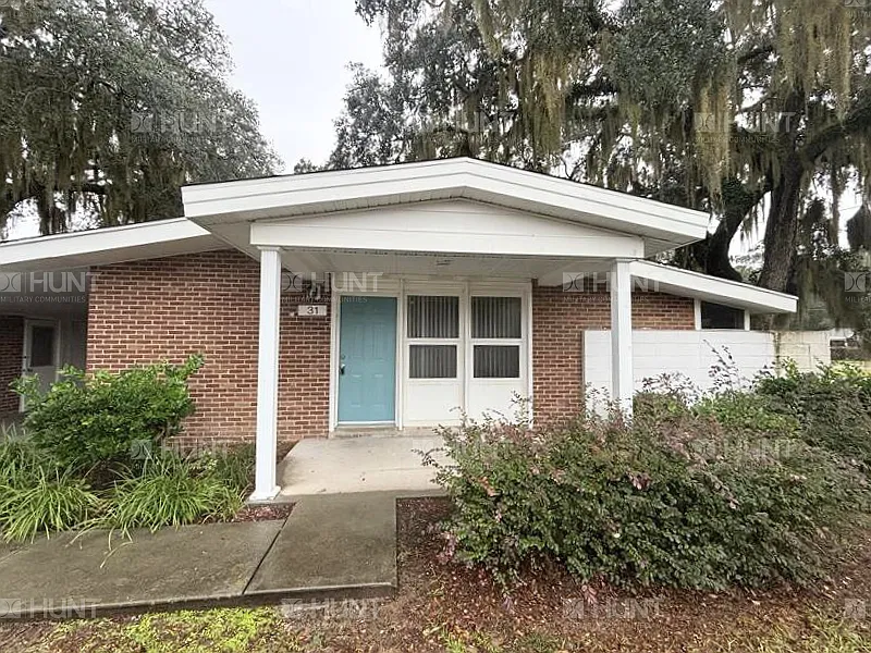 4 bed, 1265 sqft, $1,800 — Photo 1