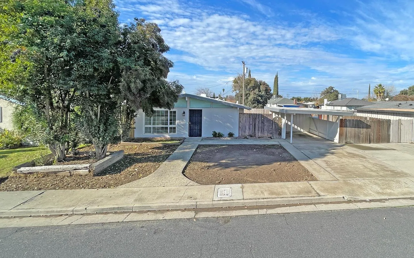 1645 Bette St photo 1
