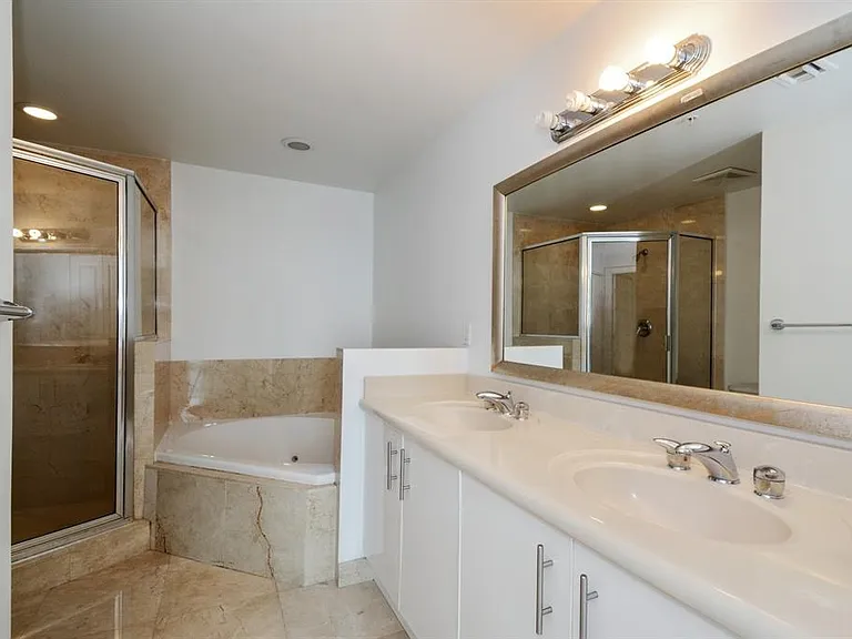 7900 Harbor Island Dr #601 — Photo 6