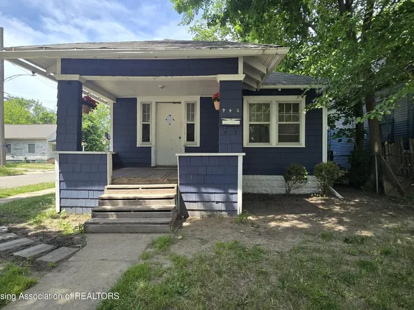 942 Dakin St, Lansing, MI 48912