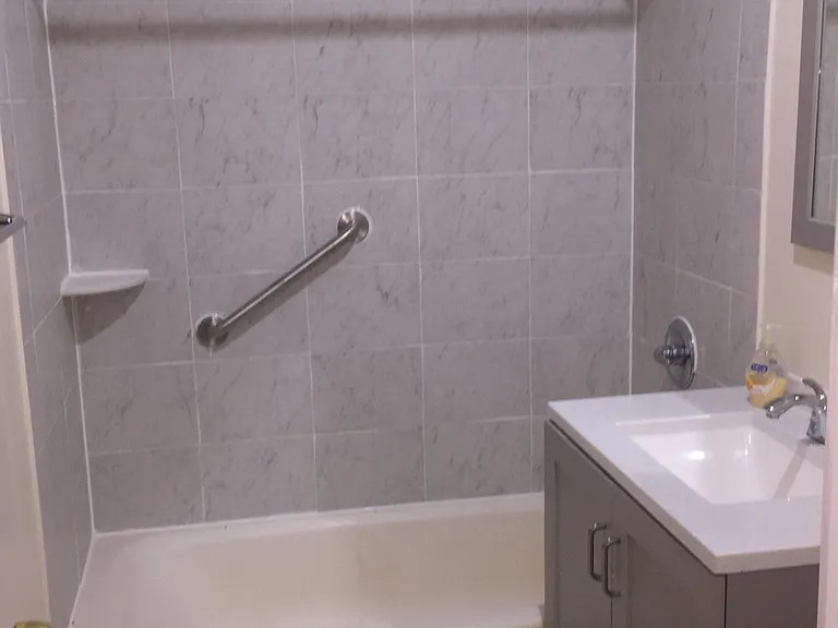 150 College Dr — Photo 2