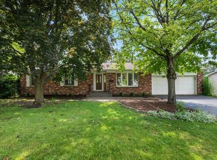 7655 Woodview Dr, Woodridge, IL 60517