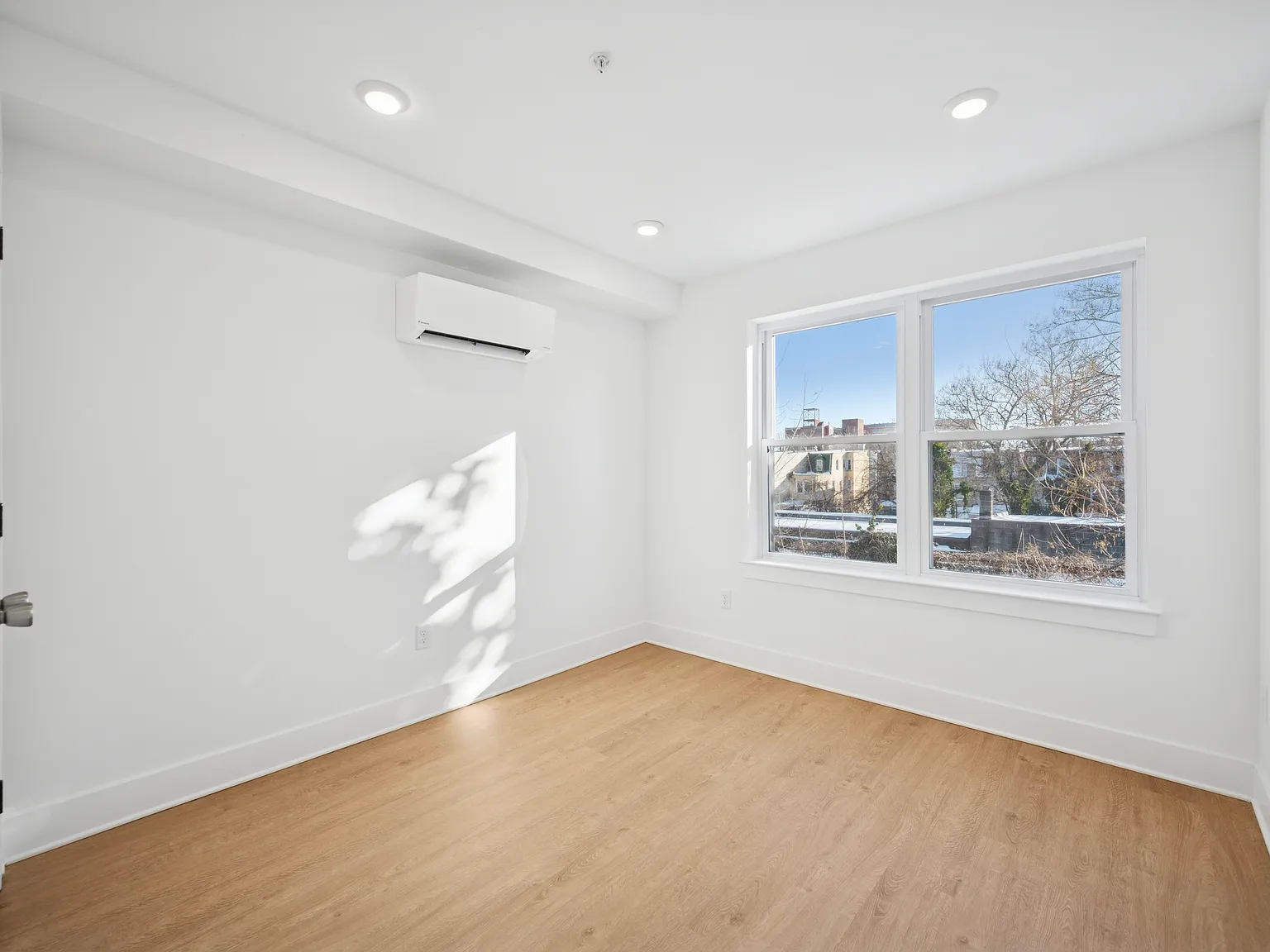 2 bed, 800 sqft, $1,565 — Photo 2