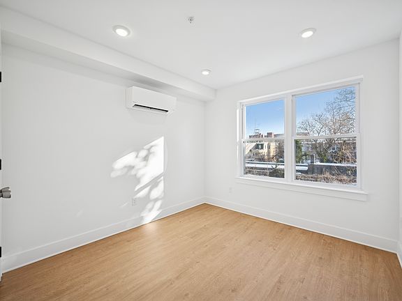 4th image of 3415 N 19th St #3R