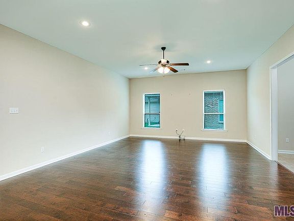 3rd image of 16487 Walk Around Ave
