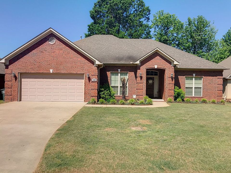 1st image of 1745 Poteete Dr