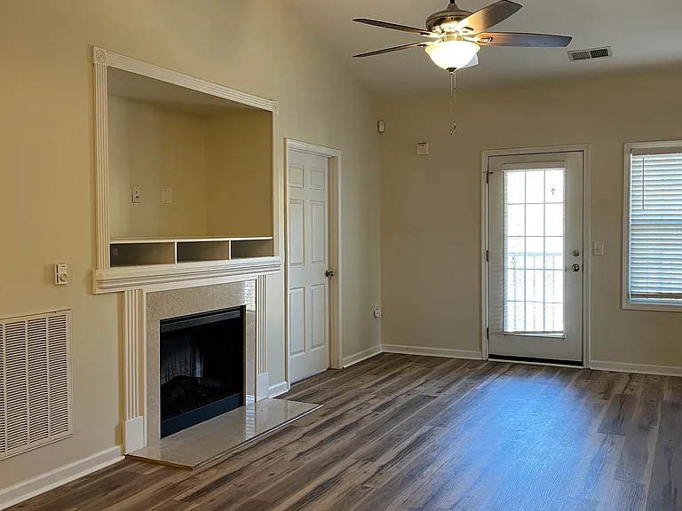 616 Marshtree Ln #301 — Photo 14
