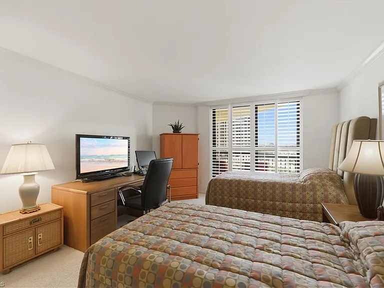 4551 Gulf Shore Blvd N #605 — Photo 26