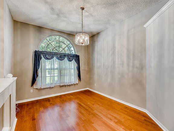 5th image of 8793 Celia Ct