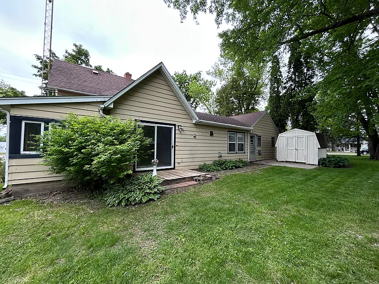 637 W Main St — Photo 18